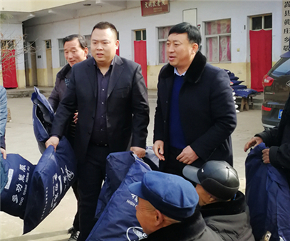 民建“組團(tuán)”慰問(wèn)，企業(yè)送溫暖到家